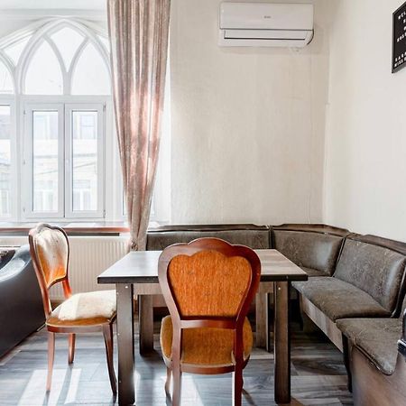 Central Location King Size Bed Tbilisi Exterior photo